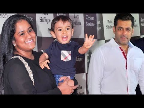 Salman के प्यारे भांजे Ahil और Arpita Khan पहुंचे Baba Siddique के Iftar Party २०१७ पर