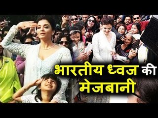 Aishwarya Rai और Aaradhya Bachchan ने Host किया Indian Flag को Melbourne में