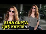 Esha Gupta दिखाई दी Mumbai Airport पर