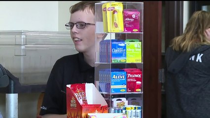 Internships at Illinois College Help Special Needs Students Gain Job Experience