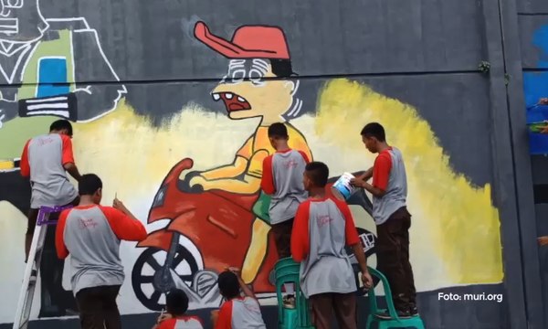 Wow, Dinding Stadion Pati Digambari 675 Orang!