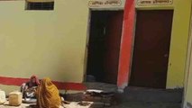 Madhya Pradesh: School prepares mid-day meal inside Toilet, SHOCKING!!! | Oneindia News