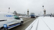 Fuertes nevadas causan estragos en París