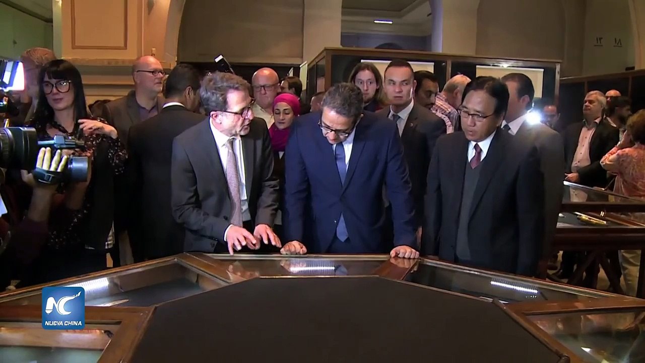 Piezas doradas del rey Tutankamón de Egipto expuestas por primera vez en El Cairo