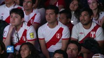 Peruanos celebran repechaje tras empatar con Colombia