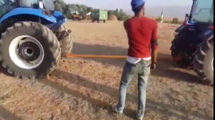 Traktörlerle Güç Denemesi Yaptılar