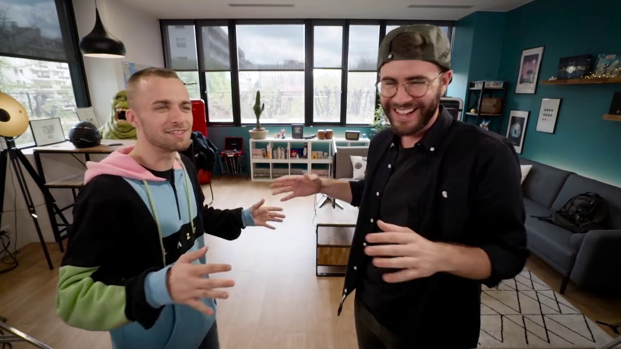 ON REGARDE LES 1ÈRES VIDÉOS DE LA CHAÎNE