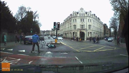 Des passants stoppent un cycliste poursuivi par la police (Cardiff)