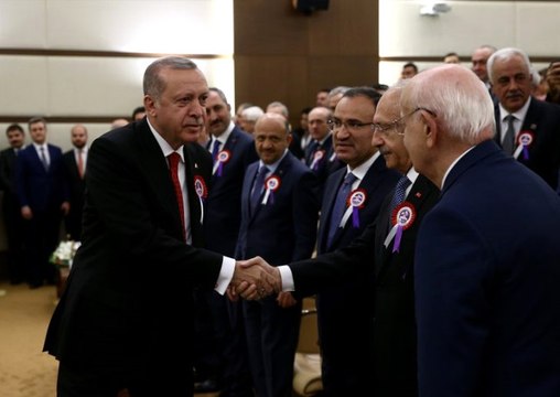 Meclis'teki Gerilimden Sonra İlk Kez Karşı Karşıya Gelen Erdoğan ve Kılıçdaroğlu AYM'deki Törende Tokalaştı