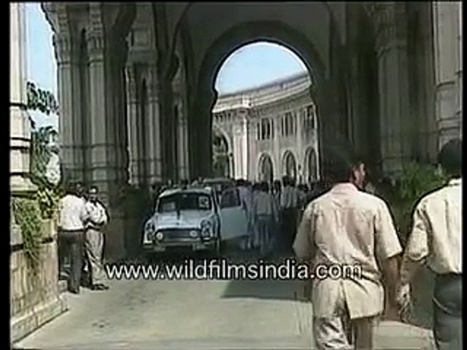 India - Nasty violent fight in Parliament