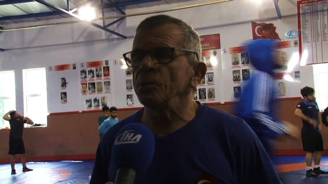 Güreş Milli Takımı Antrenörü Salih Bora: “Hedefimiz, Avrupa Şampiyonası’ndan madalyalarla dönmek”