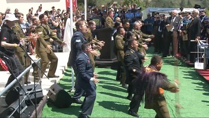 Atalarını haka dansıyla andılar