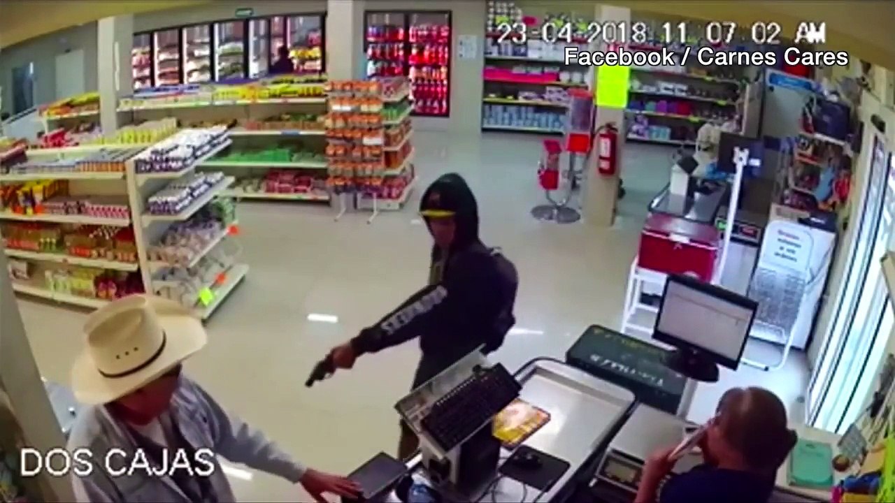 Moment_mexican__cowboy__stopped_armed_robbery_-_BBC_News