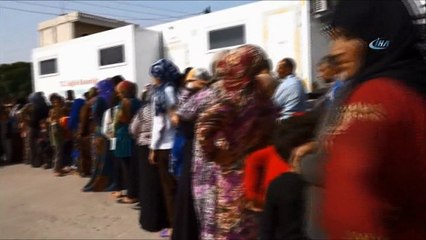 - Afrin halkının ekmeği Mehmetçik'ten