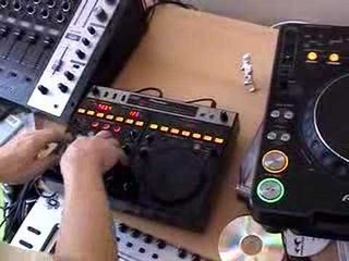 DJmag - James Zabiela DJ Tricks -  05