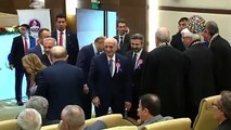 Erdoğan Kılıçdaroğlu ile tokalaştı