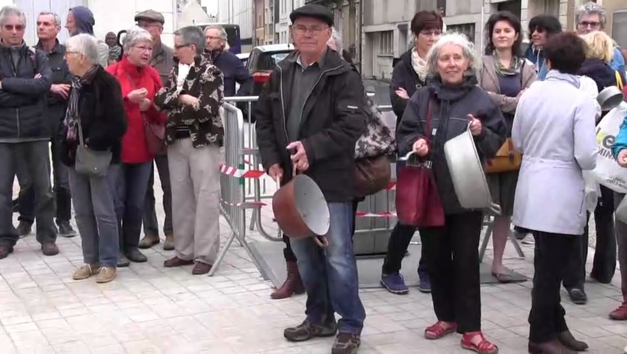 VIDEO.  Poitiers : manifestation contre la création de bassines