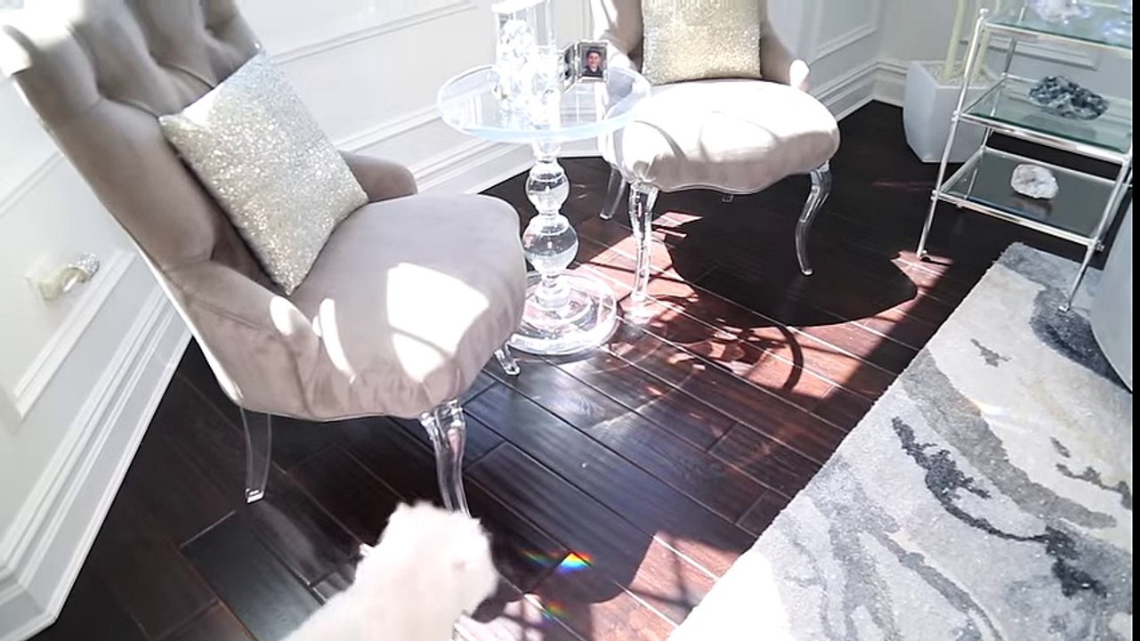 MY LIVING ROOM TOUR! - HOME TOUR SERIES - YouTube