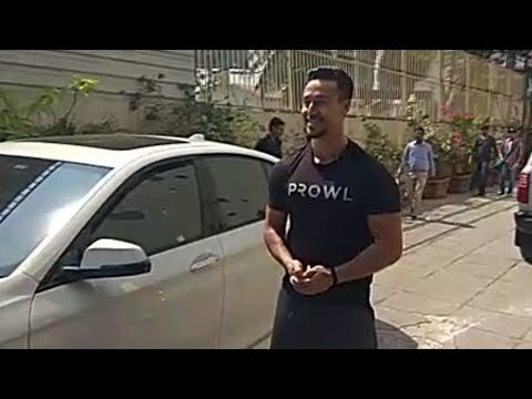 Tiger Shroff पोहचे The Brand Unveiling Of Mojo Star के event पर