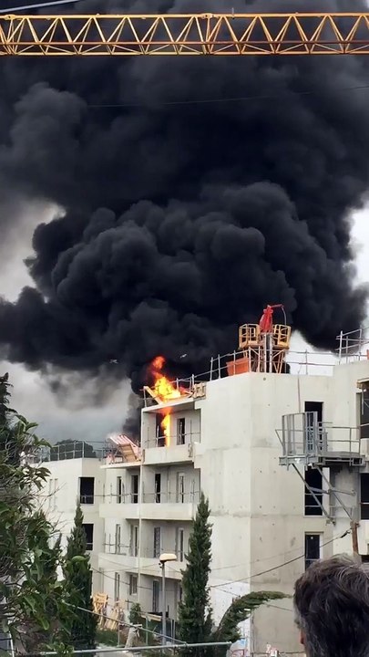 Plusieurs détonations et un impressionnant panache de fumée noire ont semé un vent de panique à Mouans-Sartoux.