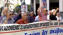 Greeks protest against proposed pension cuts