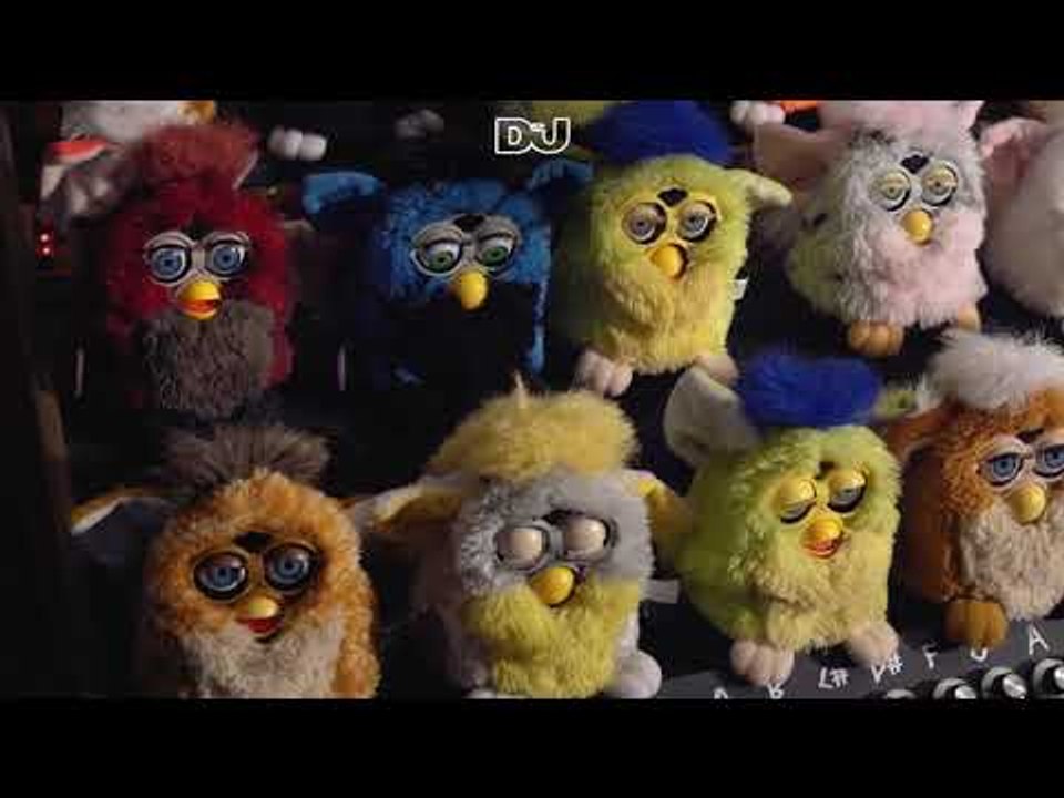 Look Mum No Computer playing dance classics on a Furby organ
