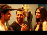 Watch Salman Khan Singing 'Main Hoon Hero Tera' With Sooraj Pancholi & Athiya Shetty