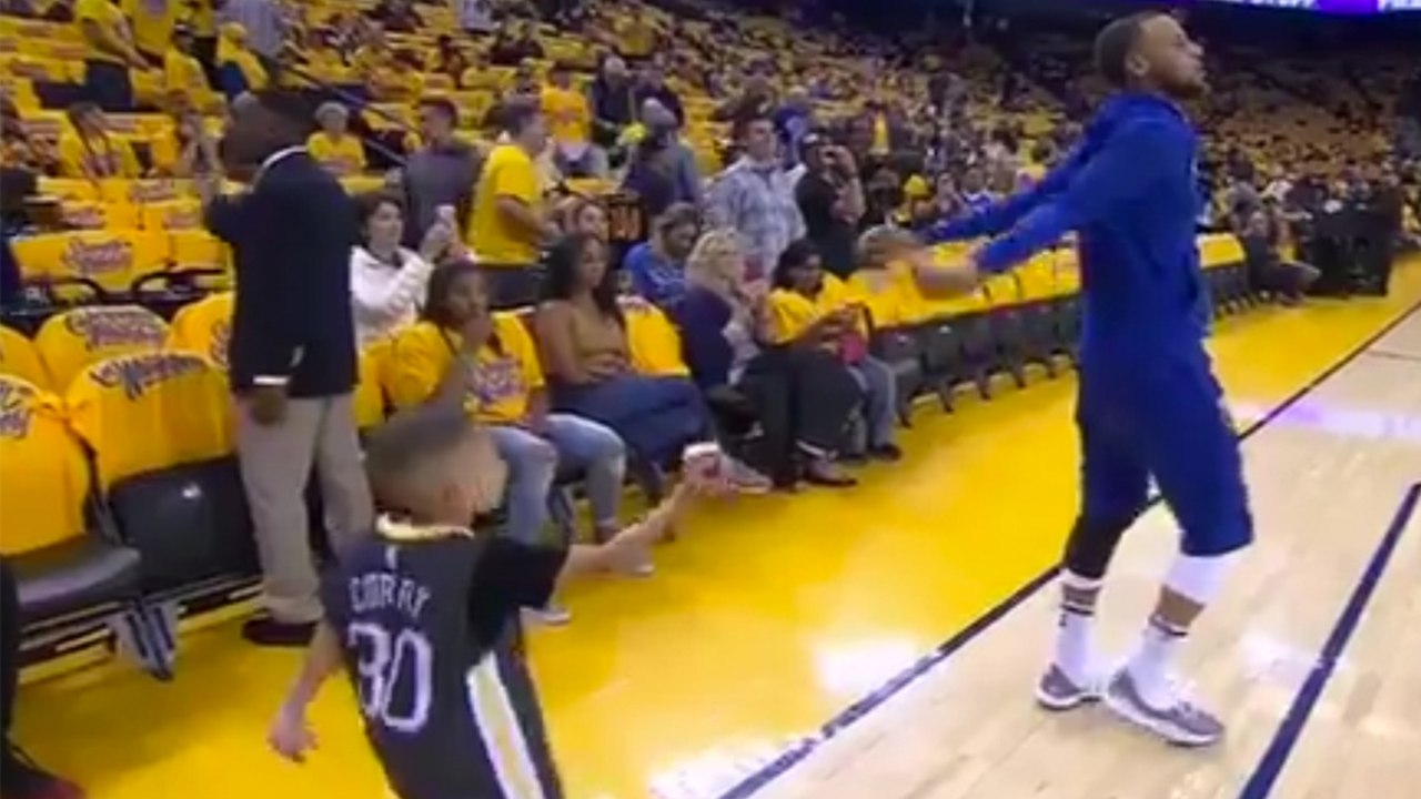 Watch: Steph Curry Look-A-Like Tries to Dance Battle!