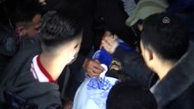 İsrail askerlerinin şehit ettiği Filistinli gazeteci Hüseyin'in naaşı teslim edildi - GAZZE
