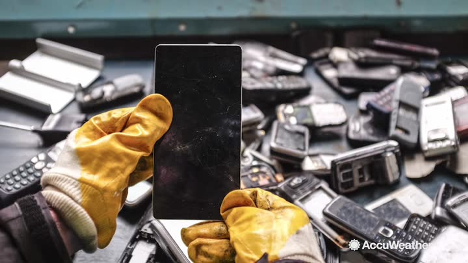 ⁣Do you properly dispose of e-waste?