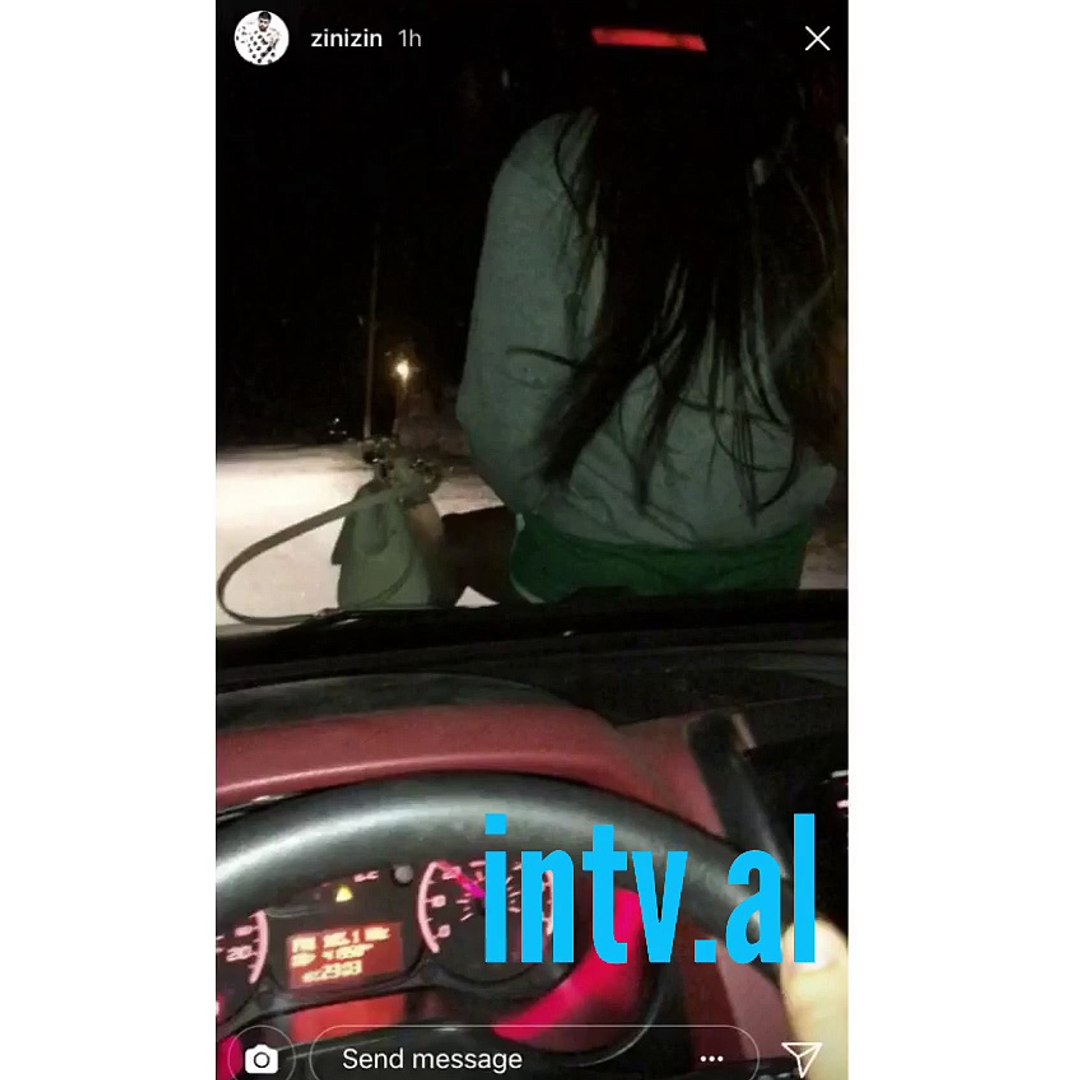 ⁣Me Oriolën para mbi kofano dhe nacut e OTR brenda në makinë, Noizy bën namin me këtë VIDEO