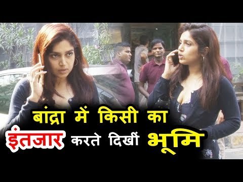 भूमि पेडनेकर देखि गई बांद्रा में इंडिगो रेस्टोरेंट के बाहर