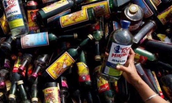 Polisi Gerebek Rumah Produksi Miras Oplosan di Cirebon