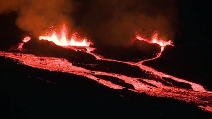 La Réunion : Le Piton de la Fournaise en éruption