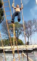 Dünyanın en güçlü kollarına sahip adamı