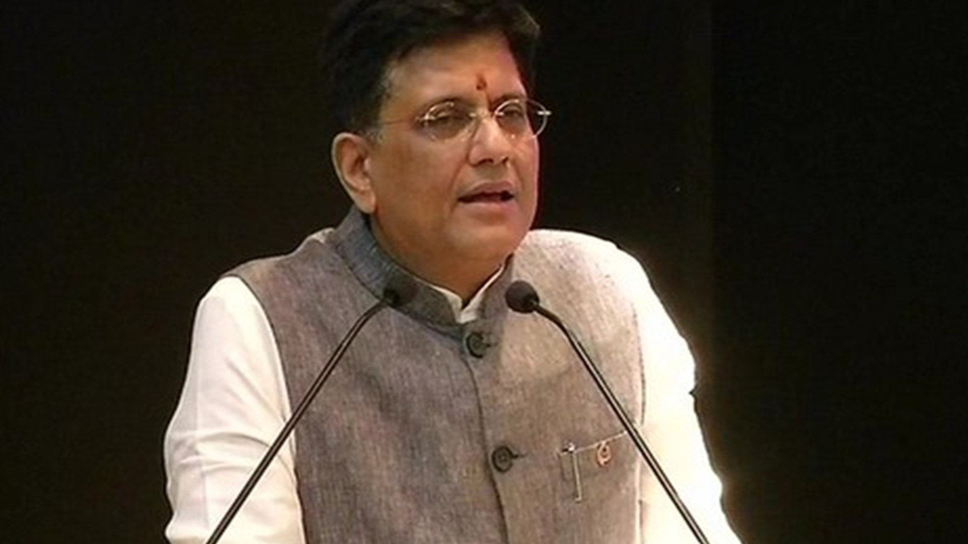 ⁣Piyush Goel to form Promotion Policy in One Month In Indian Railway | OneIndia News