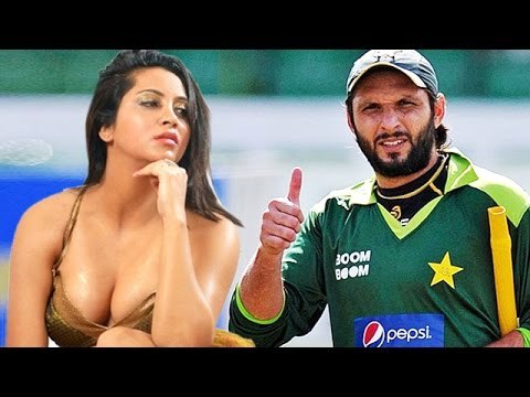 HOT Arshi Khan Ready To Go NUDE For Shahid Afridi | T20 World Cup 2016