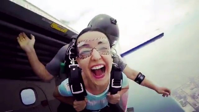 Sanaya Irani & Mohit Sehgal Sky Diving Video
