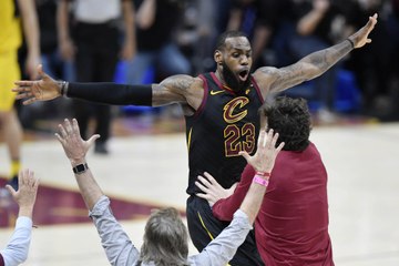 NBA : L'incroyable fin de match du King LeBron James !