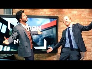 Shahrukh Khan Teaches Signature Pose To Luke Blackall - London Live