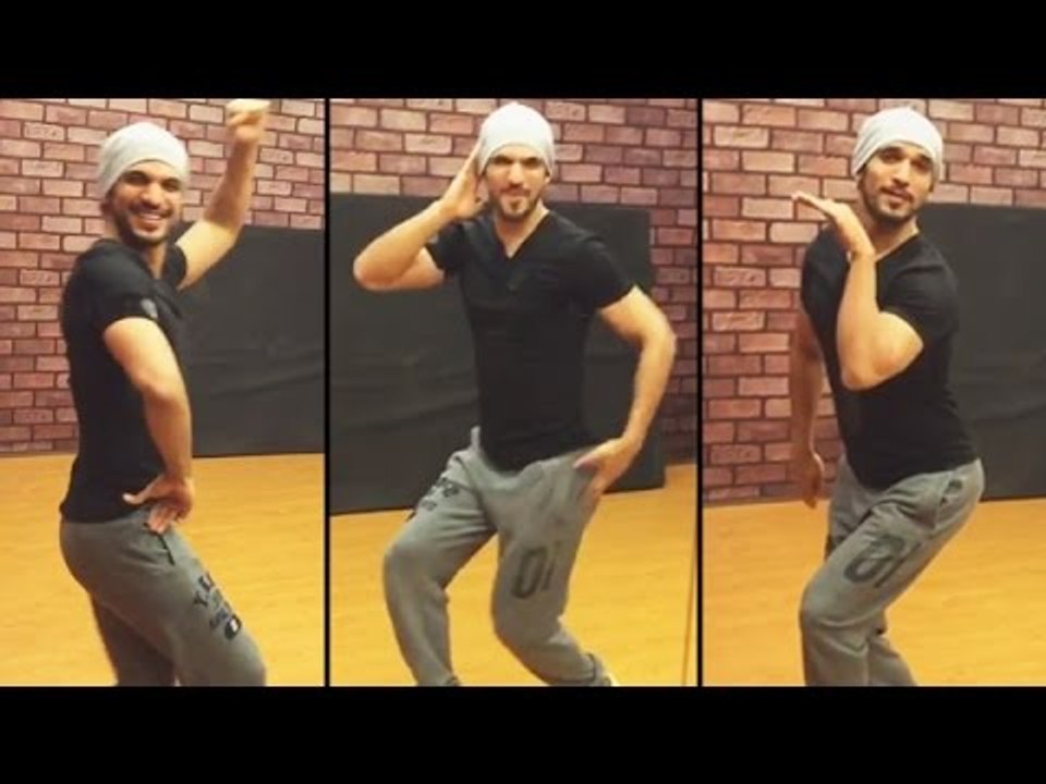Arjun Bijlani FUNNY Beat Pe Booty Dance | A Flying Jatt