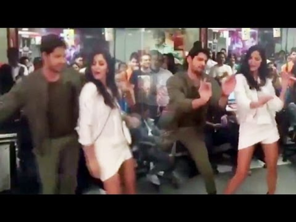 Katrina Kaif - Sidharth Malhotra Does KALA CHASHMA Dance | Dream Team Tour 2016