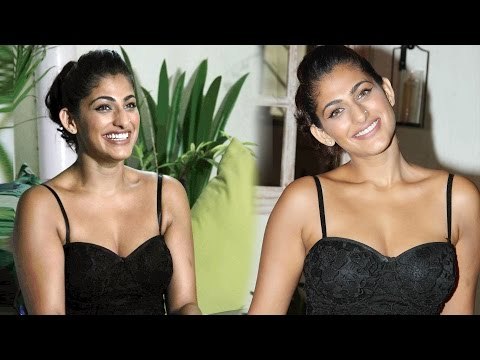 Salman Watches Sultan With Iulia Vantur, DITCHES Katrina Kaif