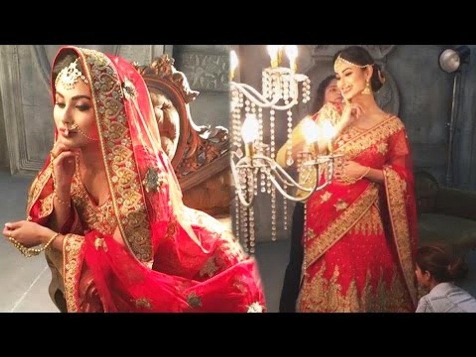NAAGIN 2 Actress Mouni Roy SECRETLY MARRIED ?