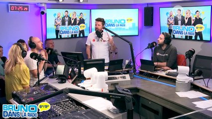 Une poule fait caca sur Vacher (26/04/2018) - Bruno dans la Radio