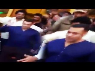 (Video) Salman's  FANS Go CRAZY At TUBELIGHT Shooting In Ladakh