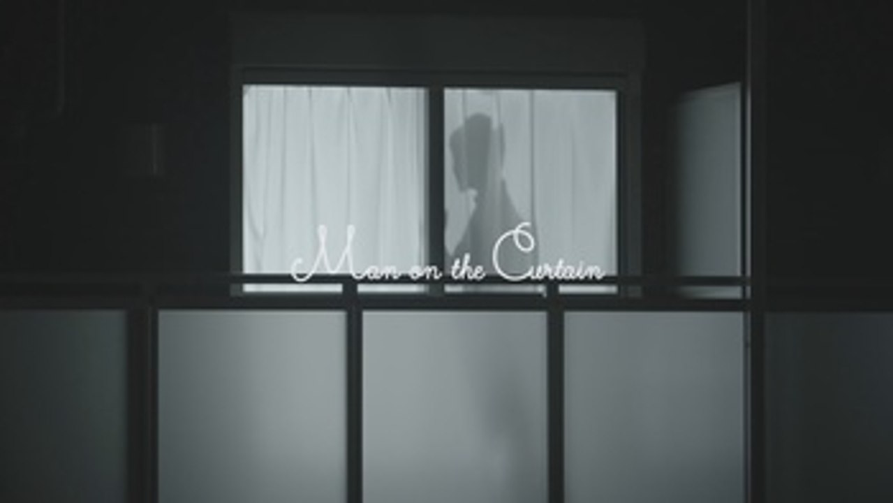 Una silueta tras la cortina para proteger a mujeres que viven solas en Japón