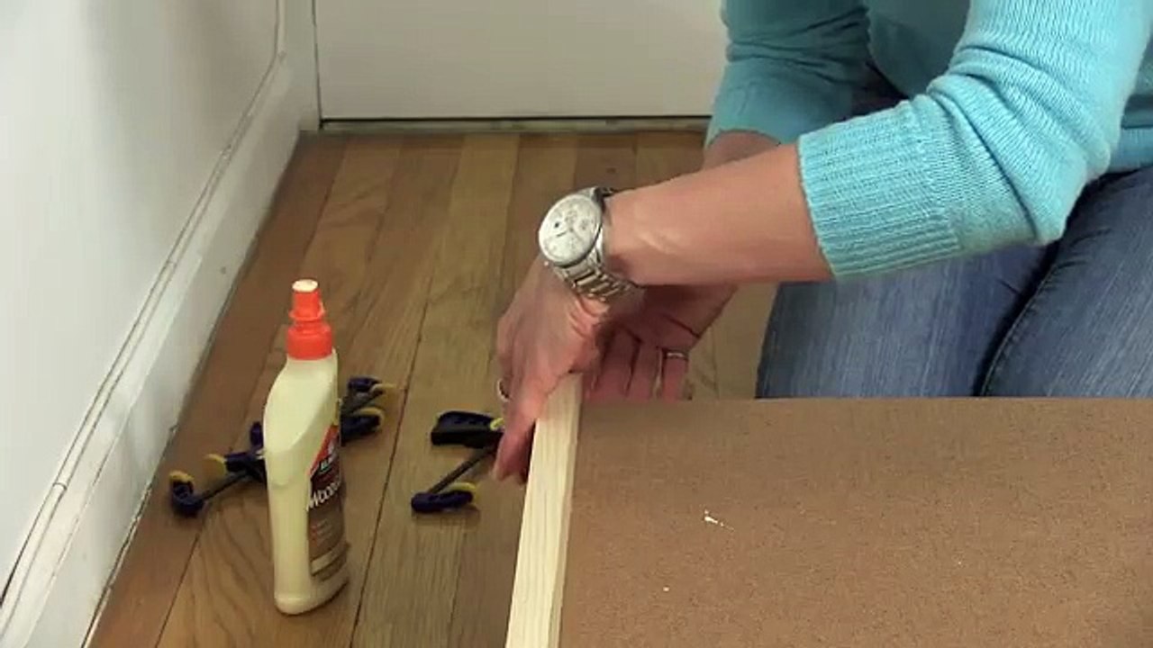 How to decorate a small apartment and create an entryway