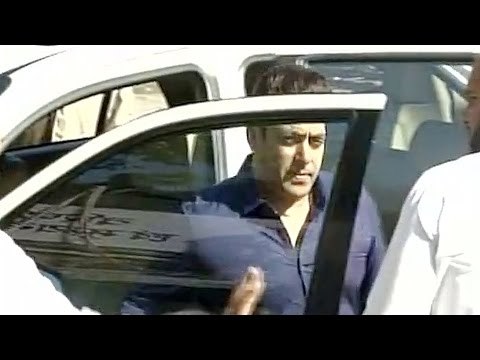 Salman Khan Leaves Jodhpur Court After Black Buck Poaching Case Hearings