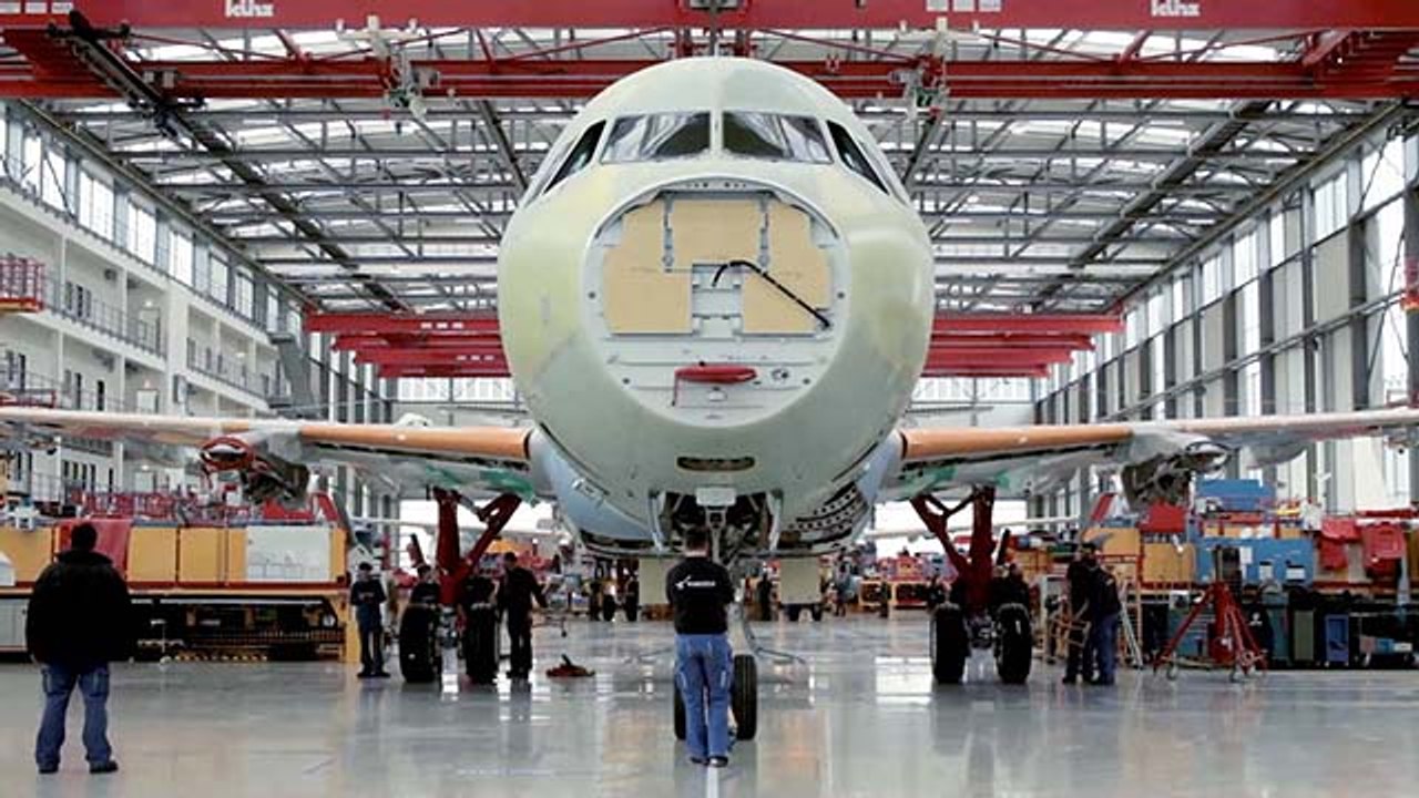 Les yeux en face des trous